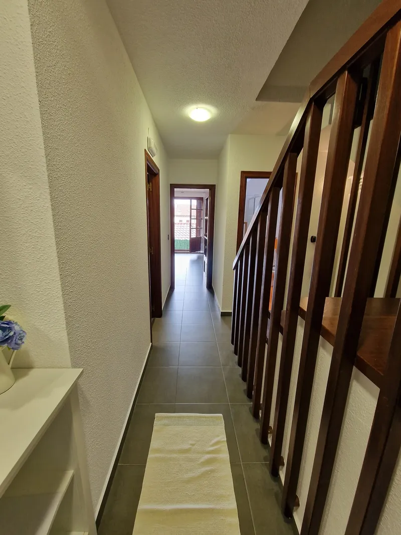 Distribuidor de la planta baja junto a la escalera